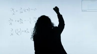 ما هي الجامعات التي بها ذكاء اصطناعي؟